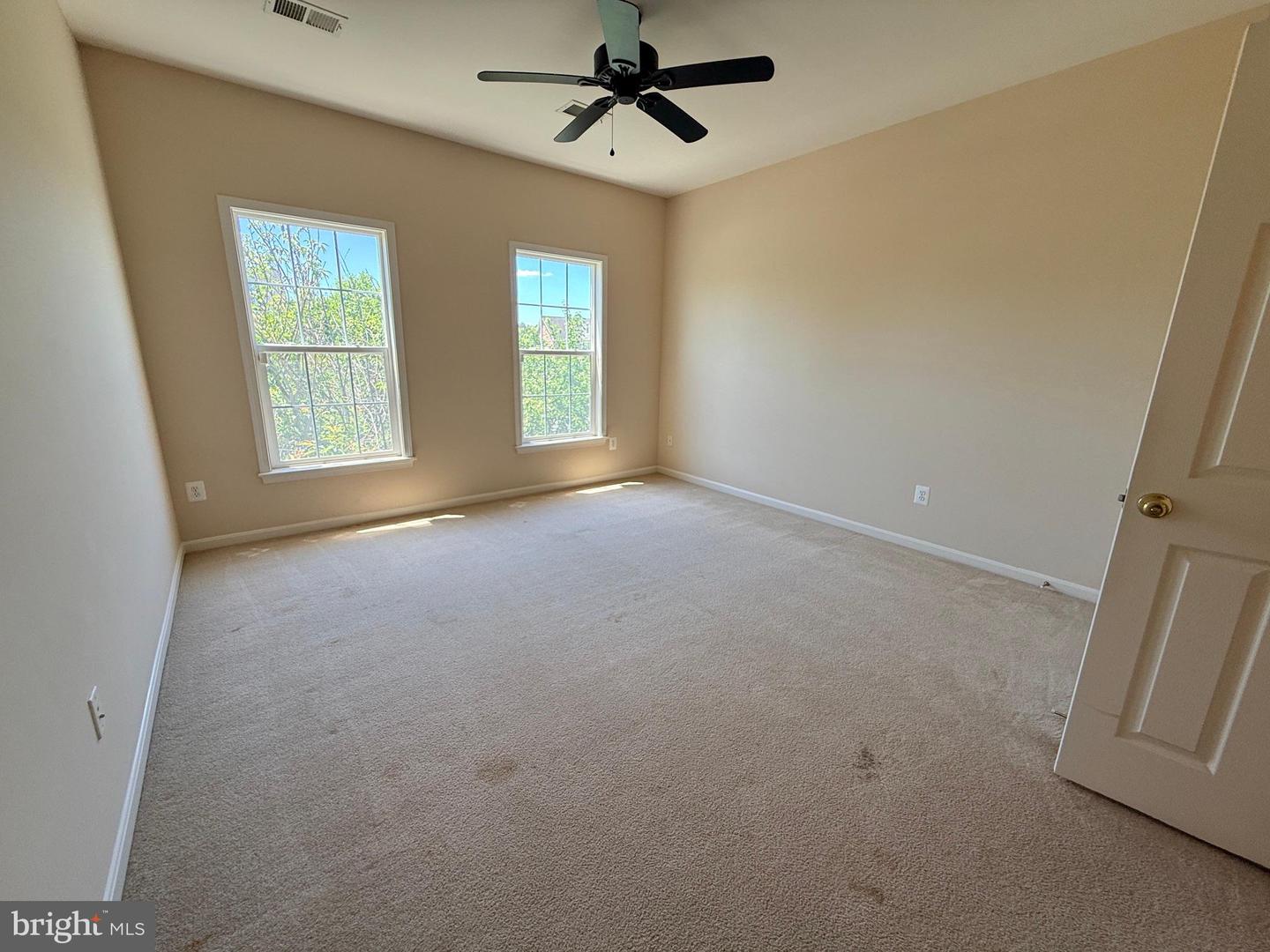 VAPW2122070 Property Photo 23
