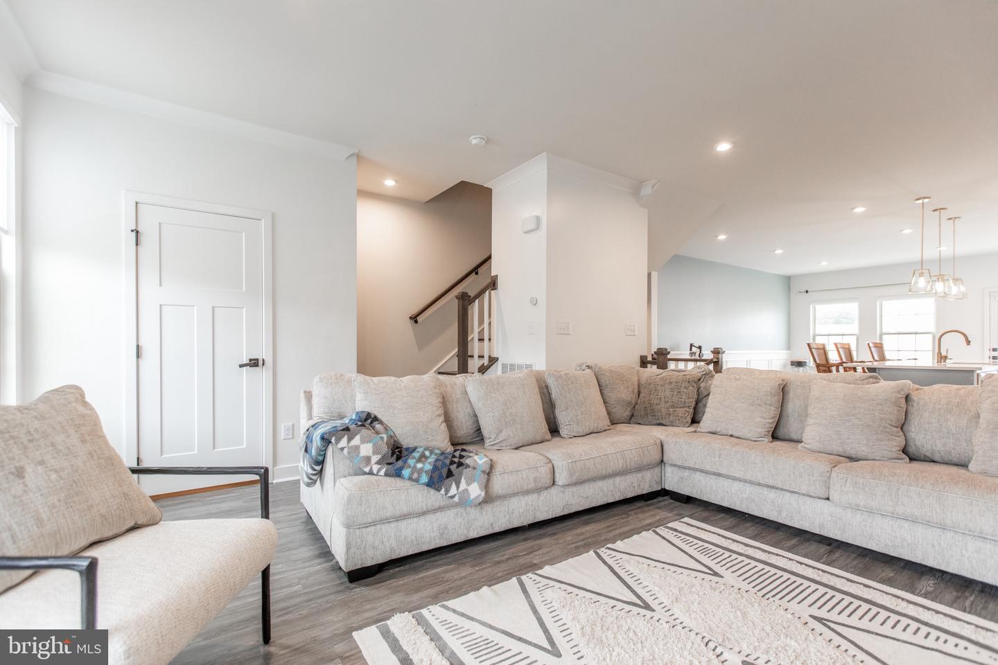 18105 Red Cedar Rd Property Photo 3