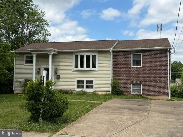 9502 Salem St Property Photo 1