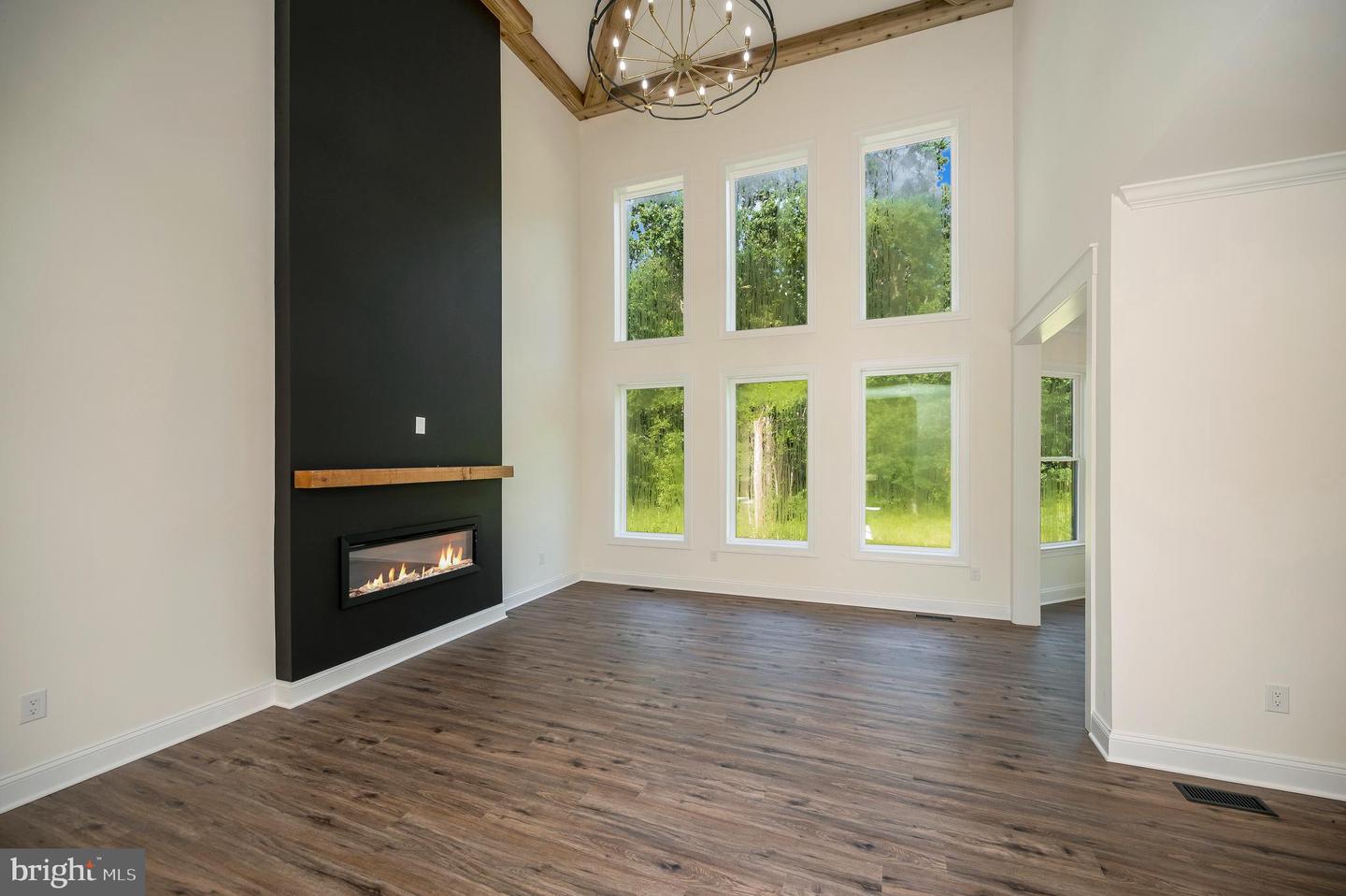 13214 Bristow Property Photo 5