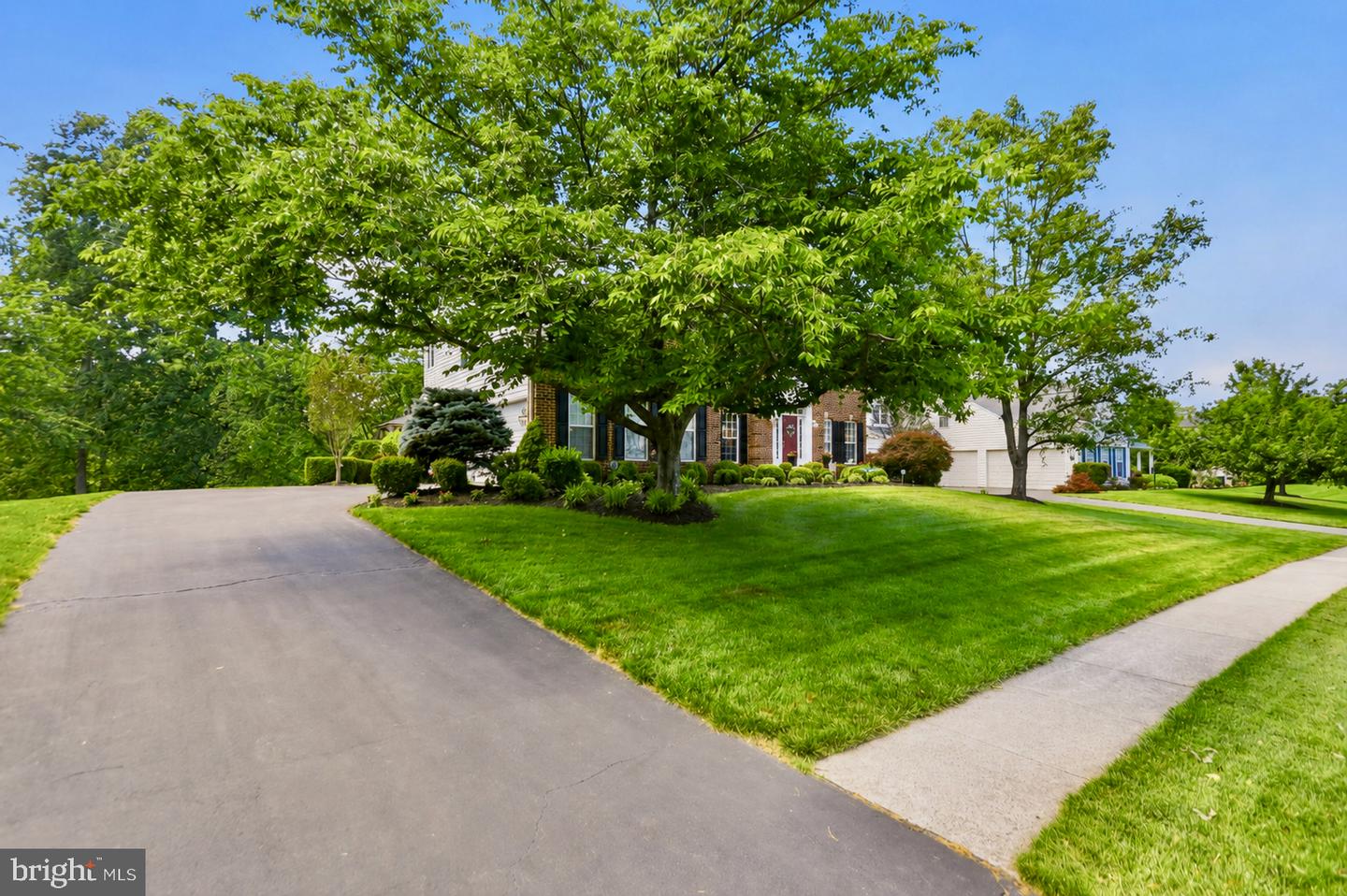 5484 Heredity Ln Property Photo 3