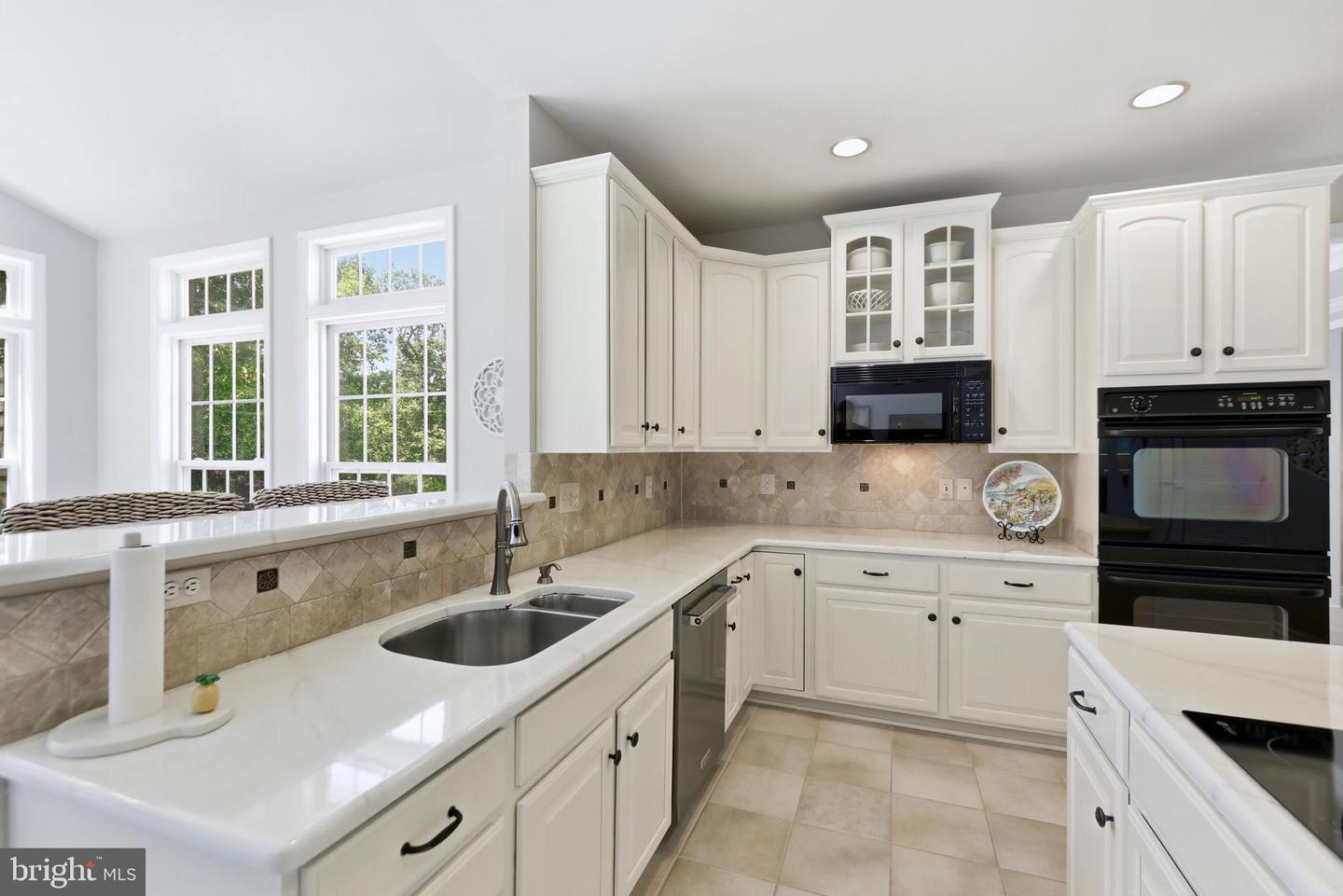 5484 Heredity Ln Property Photo 5
