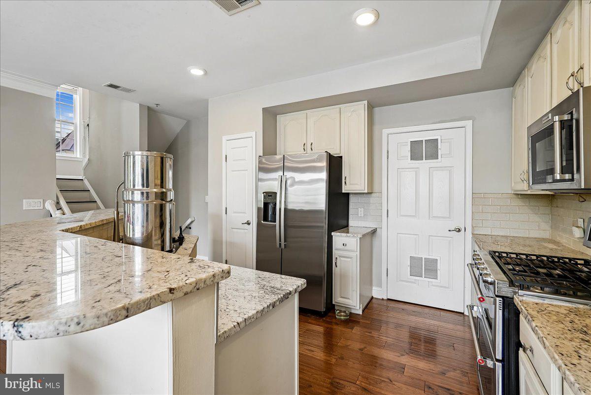 14556 Kylewood Way Property Photo 6