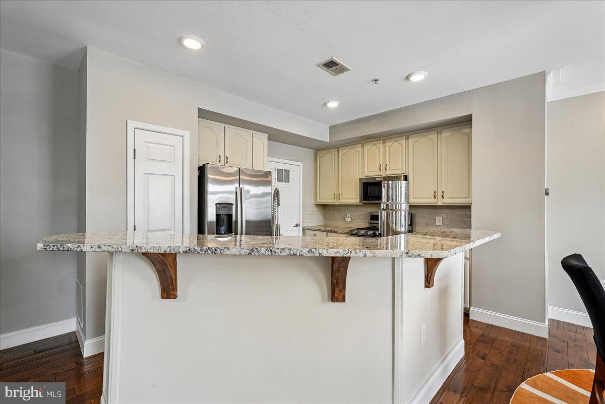 14556 Kylewood Way Property Photo 9