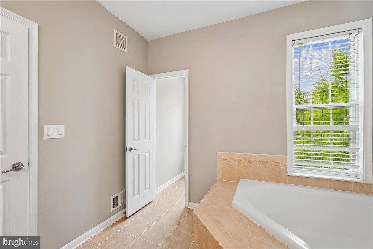 14556 Kylewood Way Property Photo 21