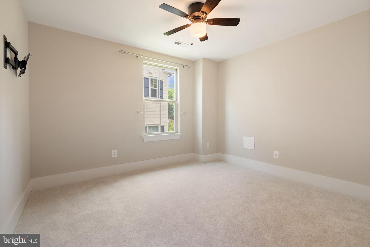 17136 Gullwing Dr Property Photo 33