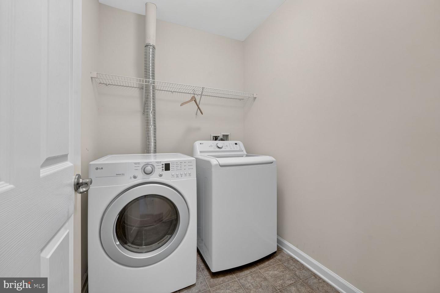 2293 Merseyside Dr Property Photo 7