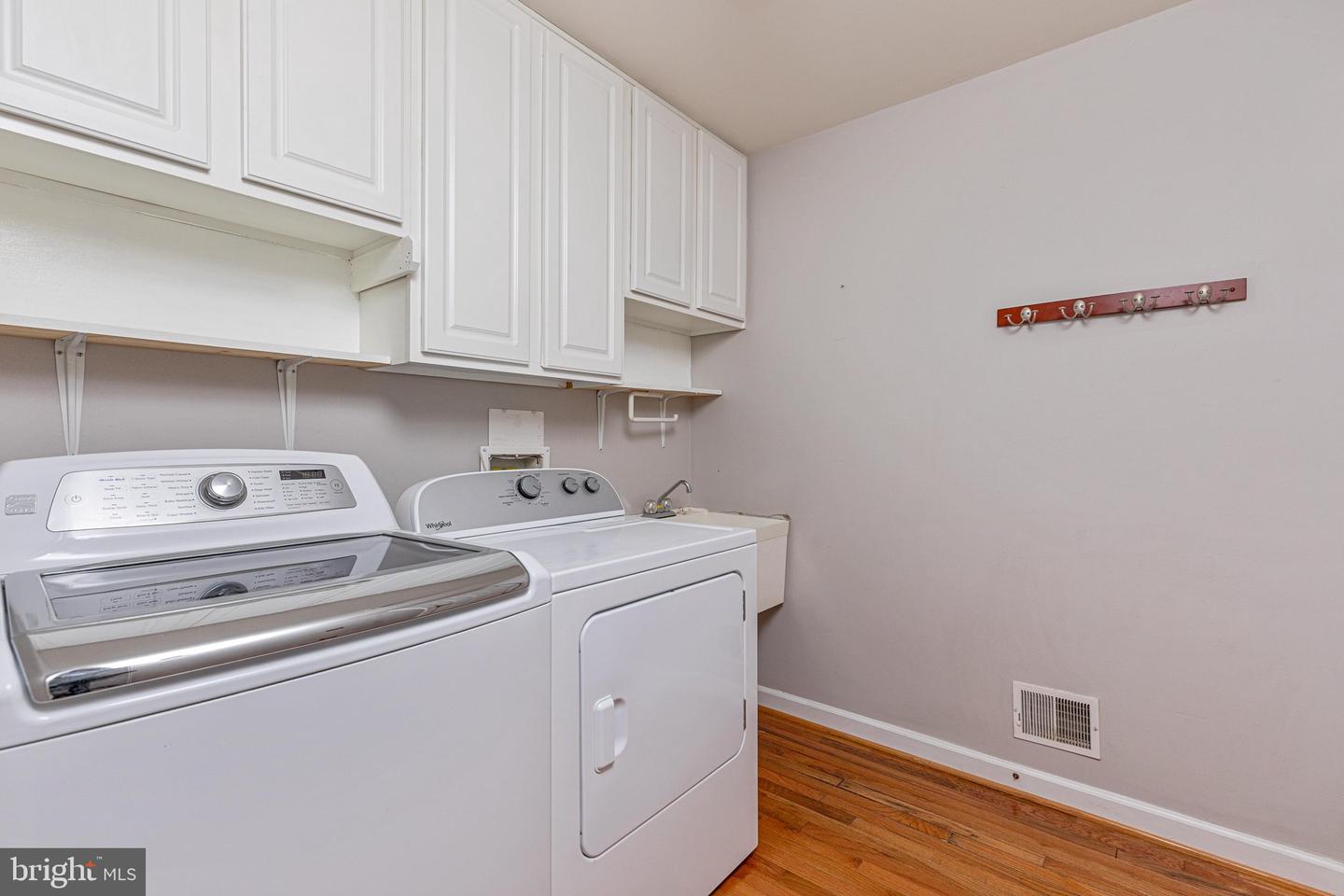 10012 Three Sisters Ct Property Photo 23