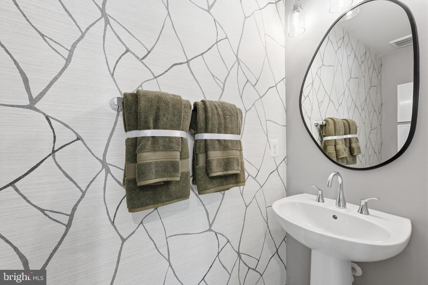 14065 Onyx St Property Photo 9