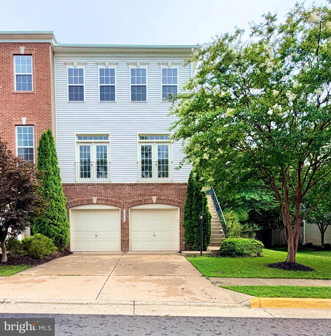 15925 Greymill Manor Dr Property Photo 1