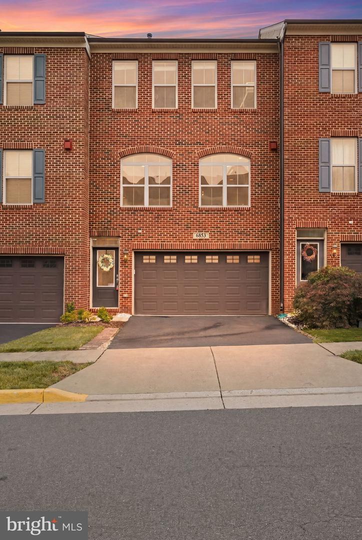 6833 William White Way Property Photo 1
