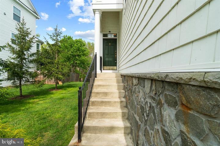 14160 Catbird Dr Property Photo 8