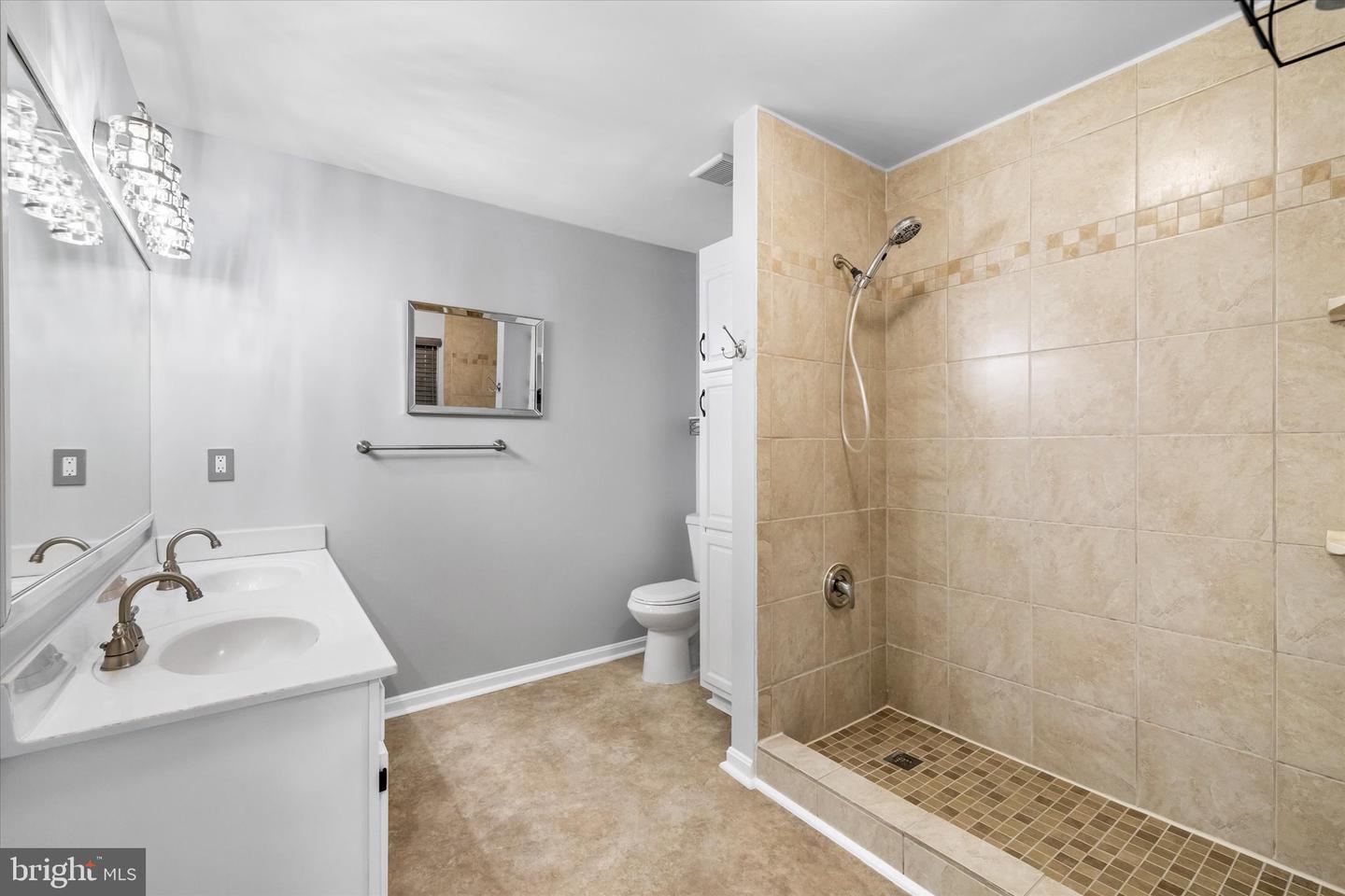 4911 Backwater Ct Property Photo 23