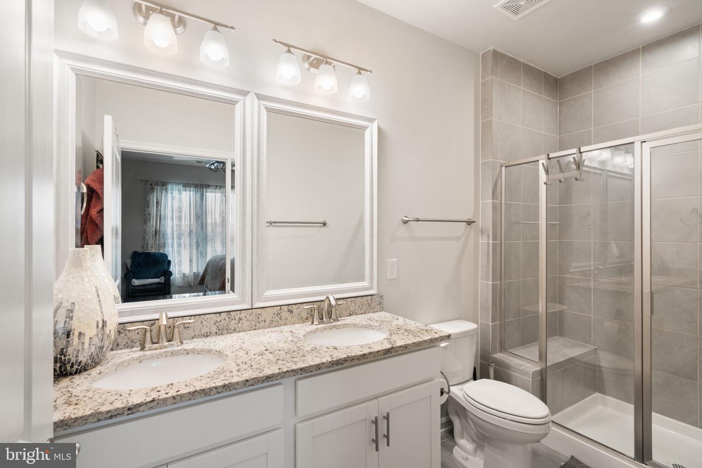 6773 Azalea Garden Ln Property Photo 7
