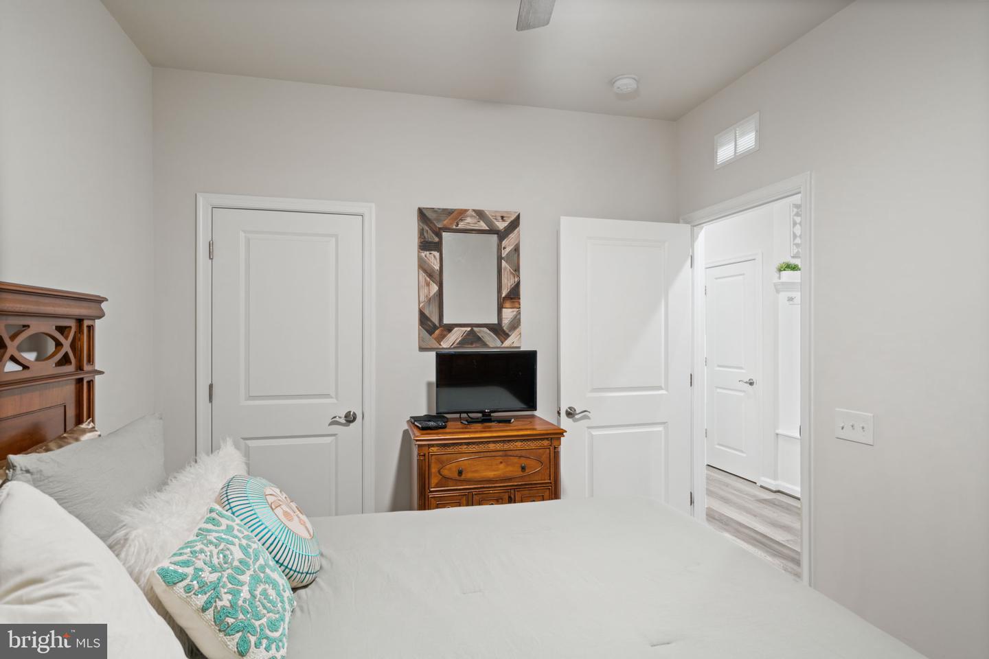 6773 Azalea Garden Ln Property Photo 21