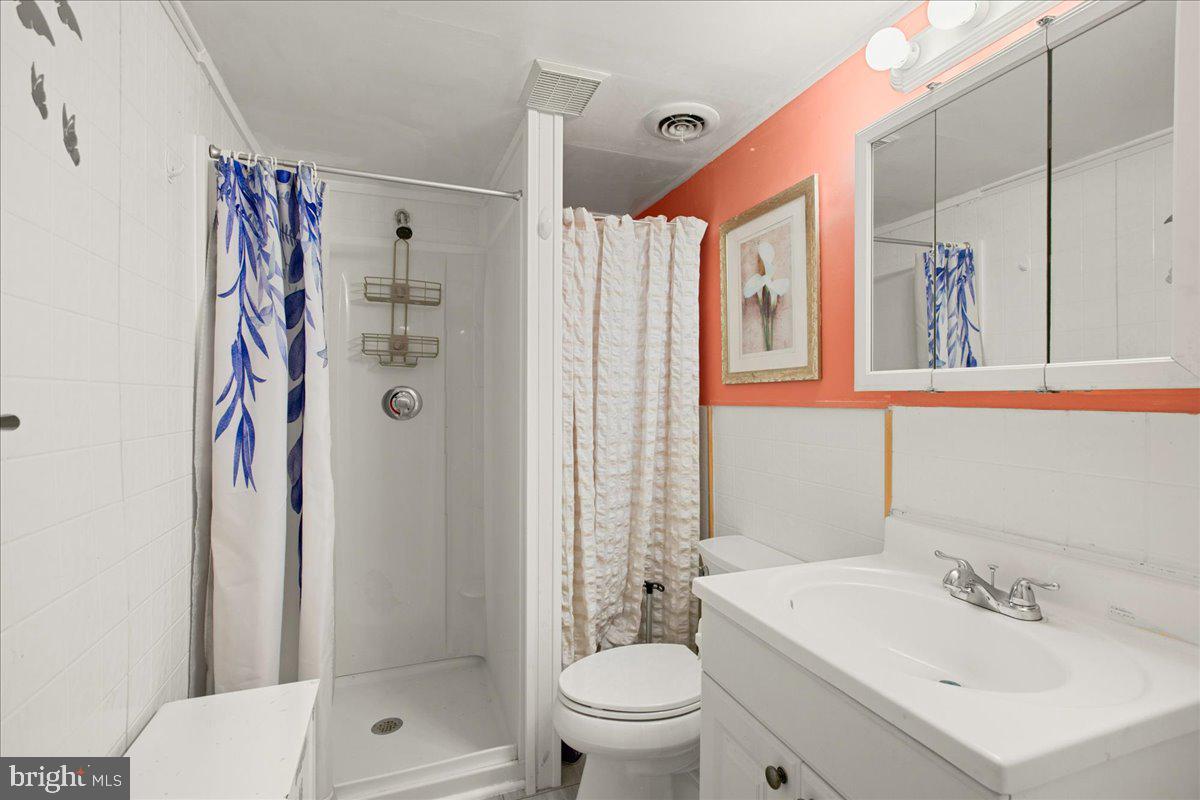 3289 Weymouth Ct Property Photo 5