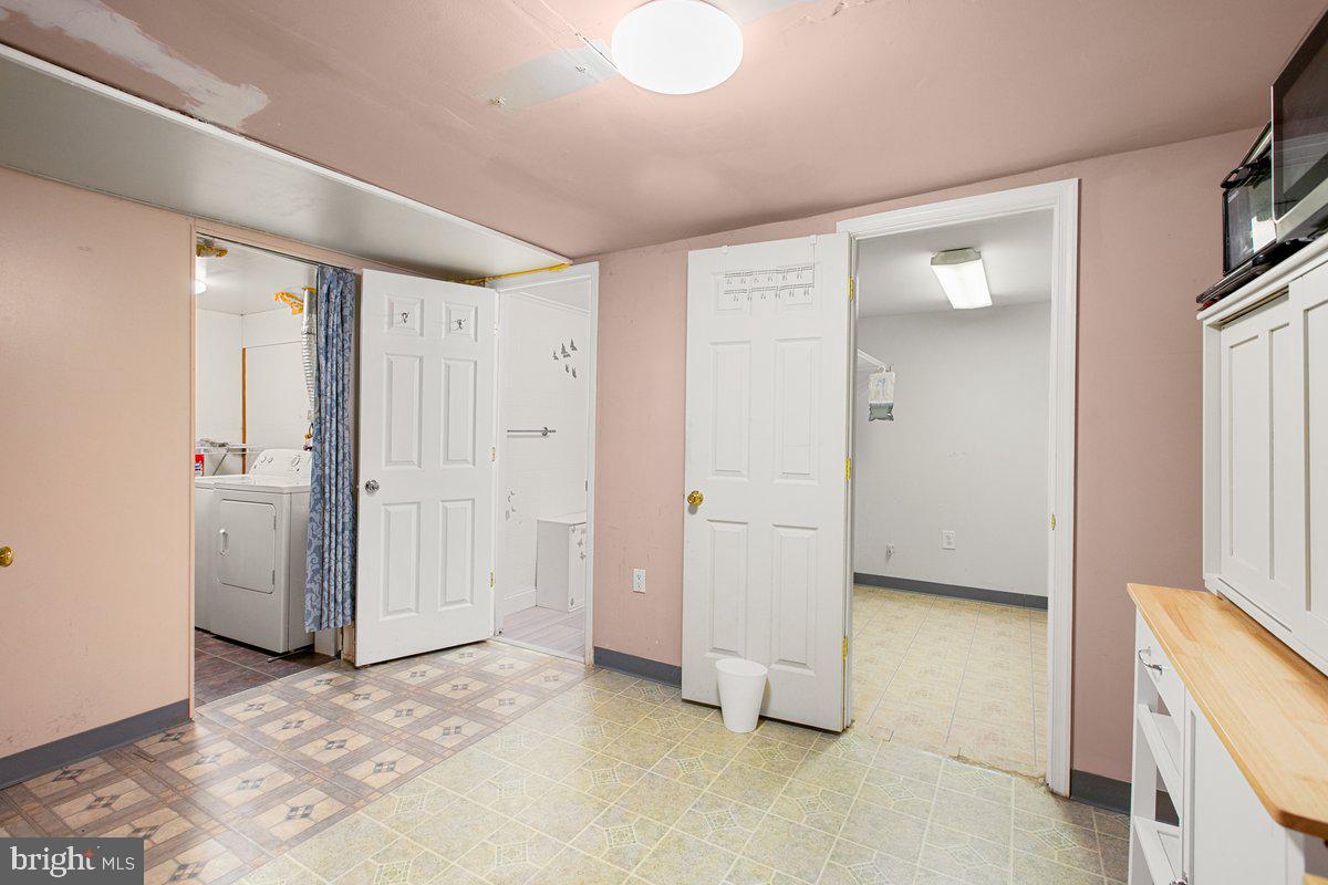 3289 Weymouth Ct Property Photo 6