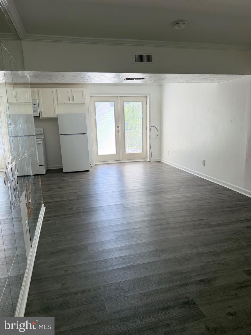 2911 Hickory Creek Ct Property Photo 4