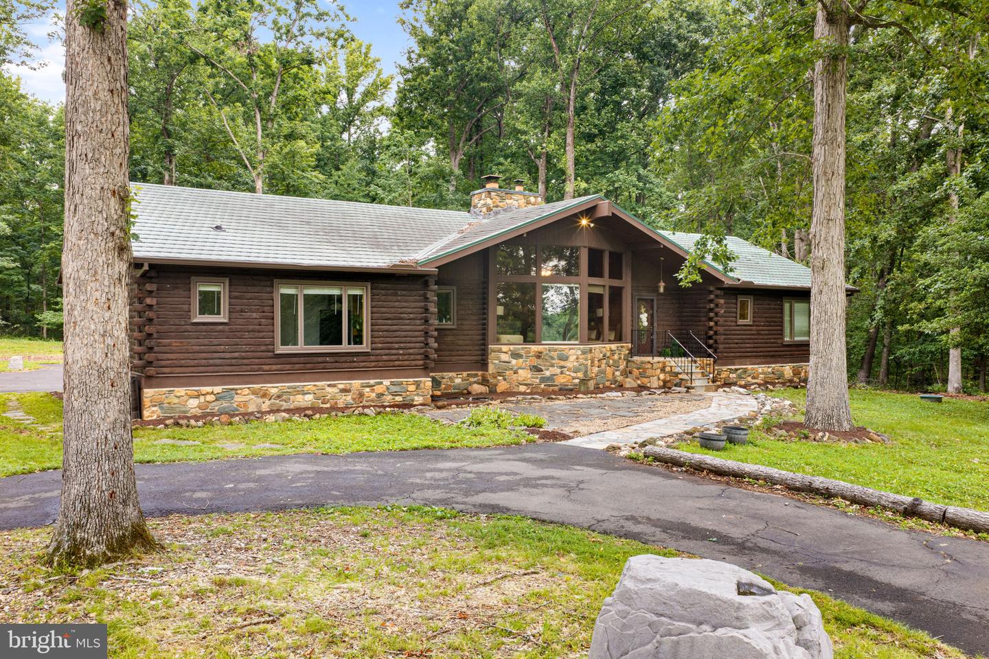 10904 Manley Rd Property Photo 1