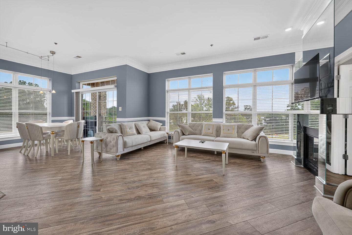 810 BELMONT BAY DR #204 Property Photo 1