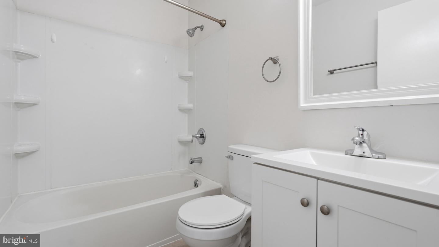1338 Redbud Ct Property Photo 23