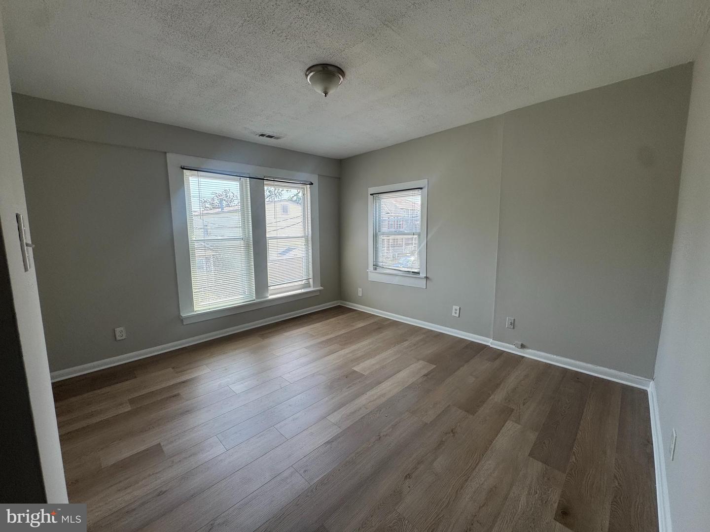 281 4th Ave #201 Property Photo 3