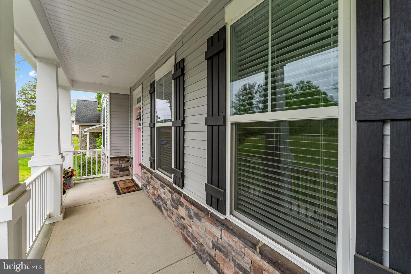 15609 Thoroughfare Rd Property Photo 2