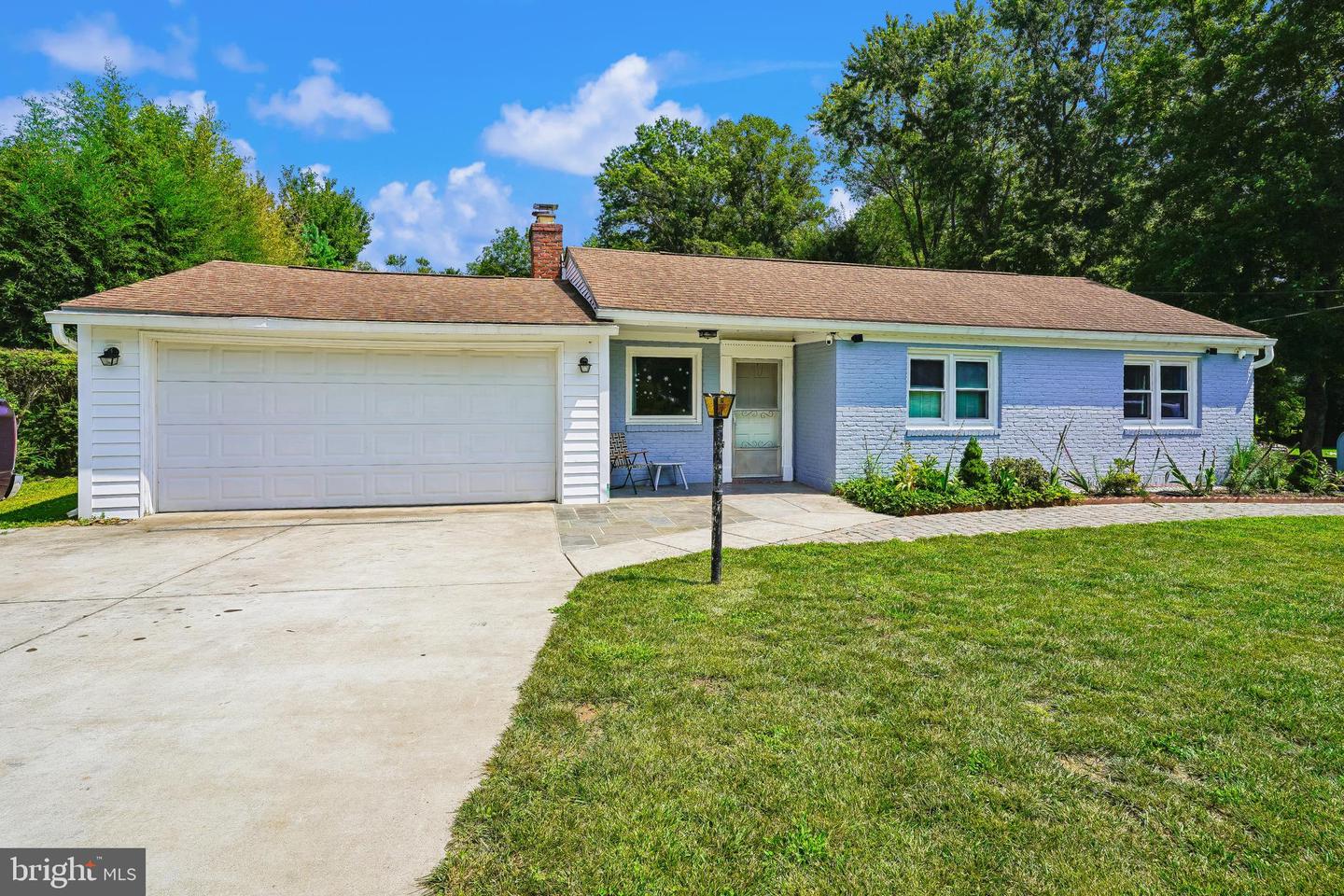 7907 Maplewood Dr Property Photo 3