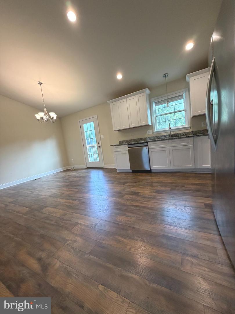 8112 Leland Property Photo 2