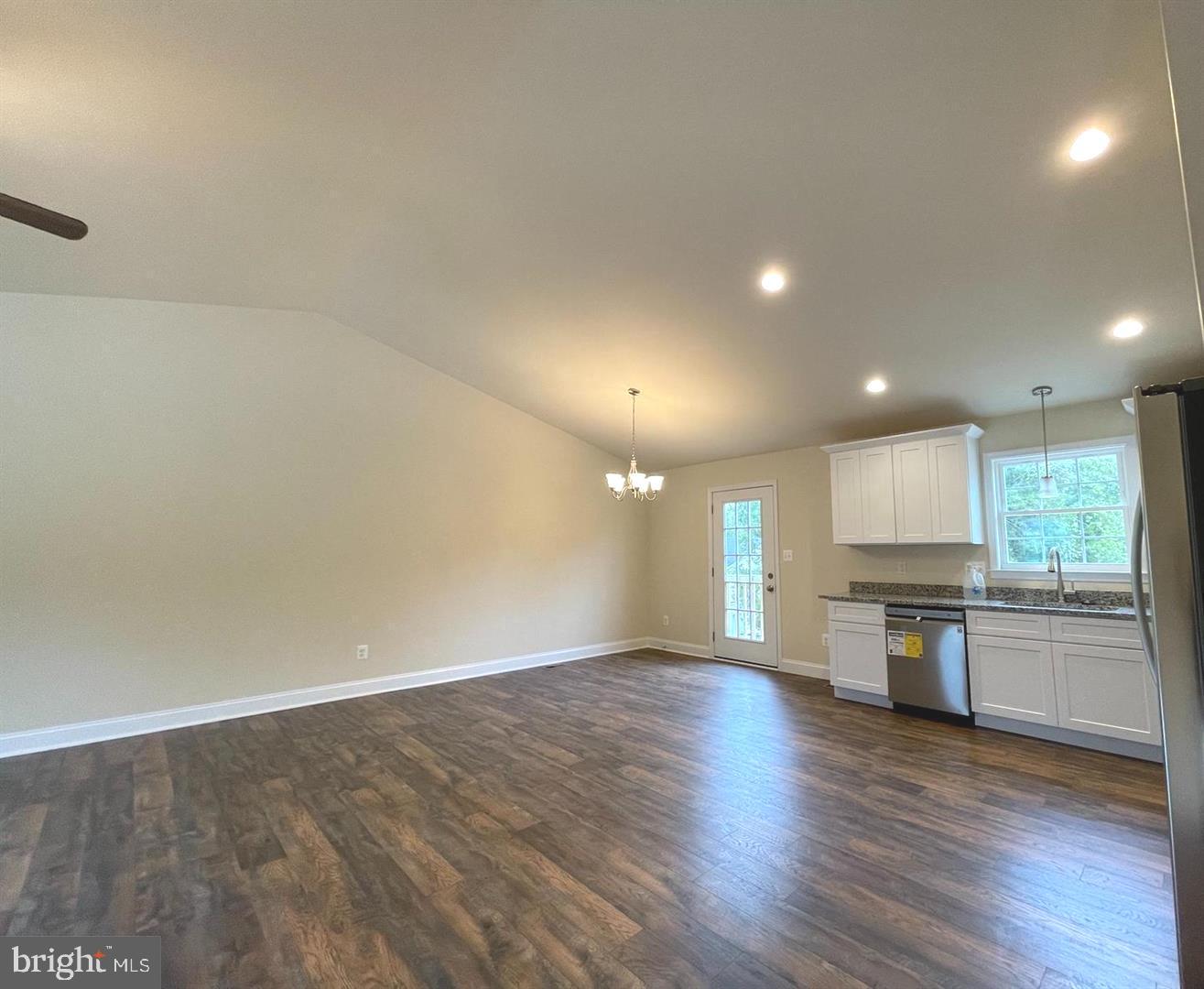 8112 Leland Property Photo 4