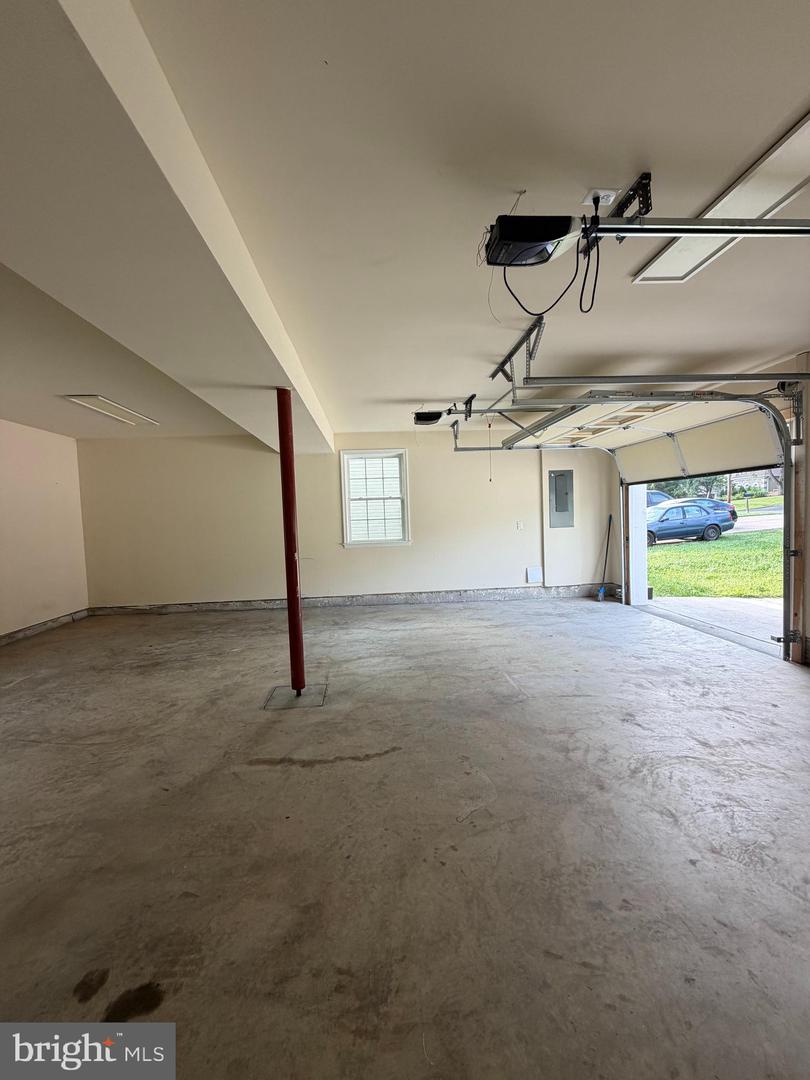 8112 Leland Property Photo 18