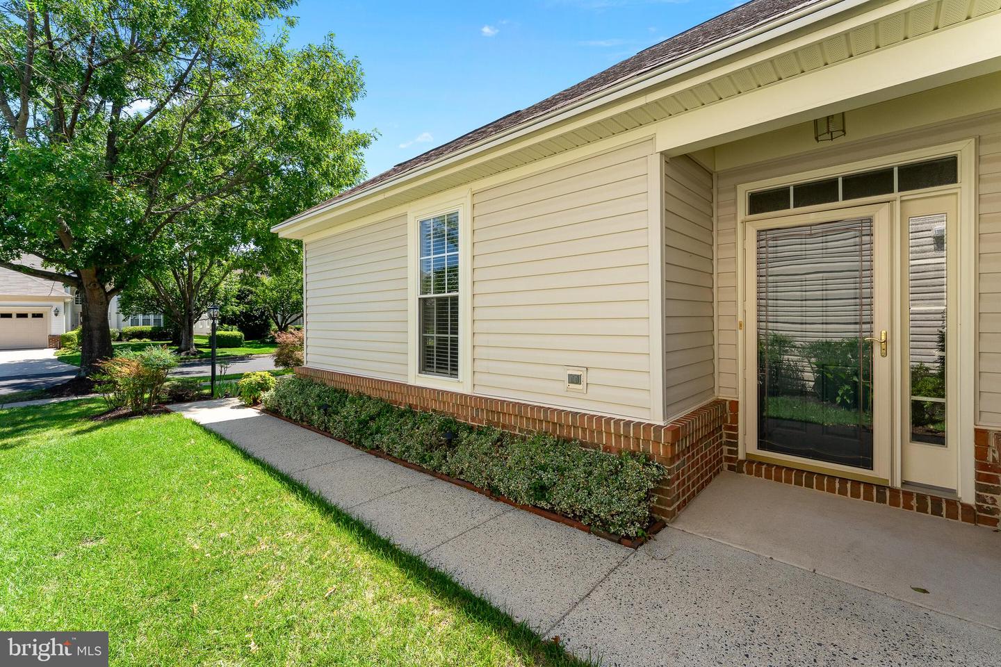 6872 Saddle Run Way Property Photo 4