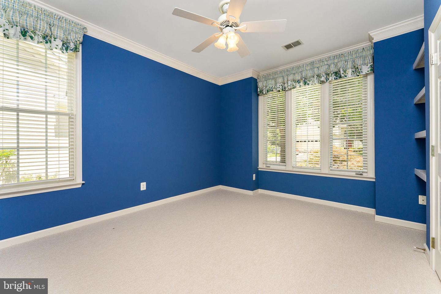 6872 Saddle Run Way Property Photo 8