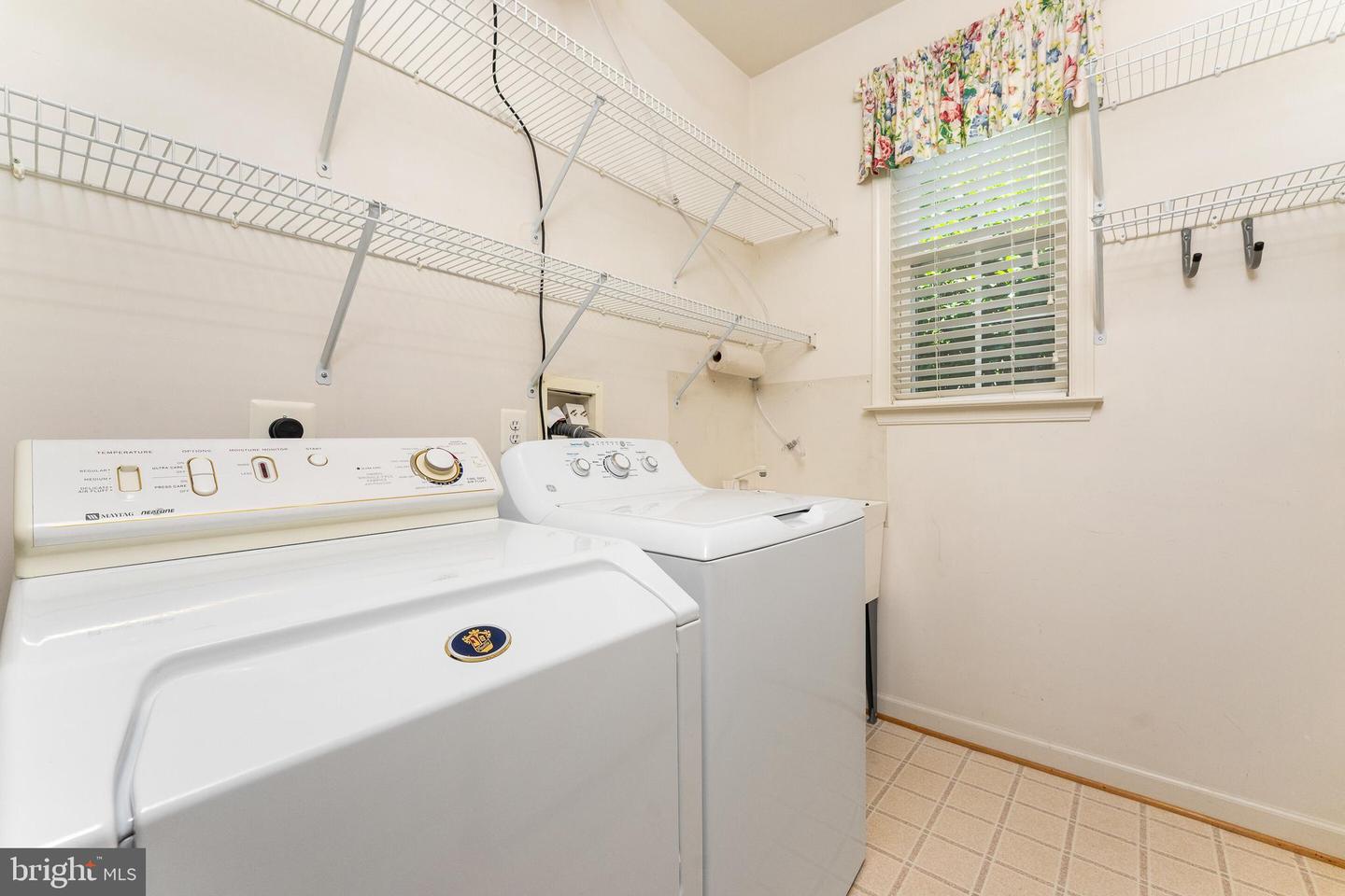 6872 Saddle Run Way Property Photo 10