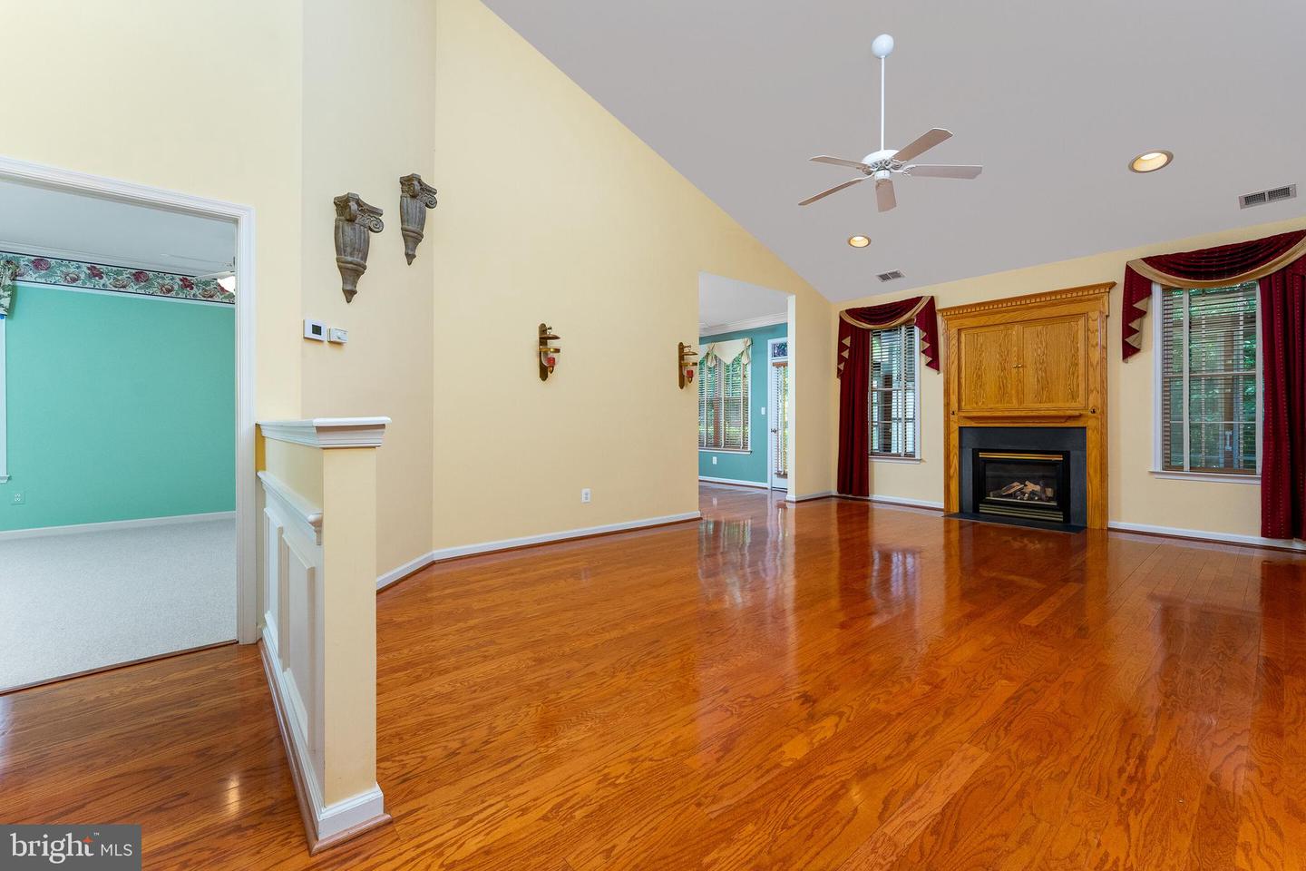 6872 Saddle Run Way Property Photo 11