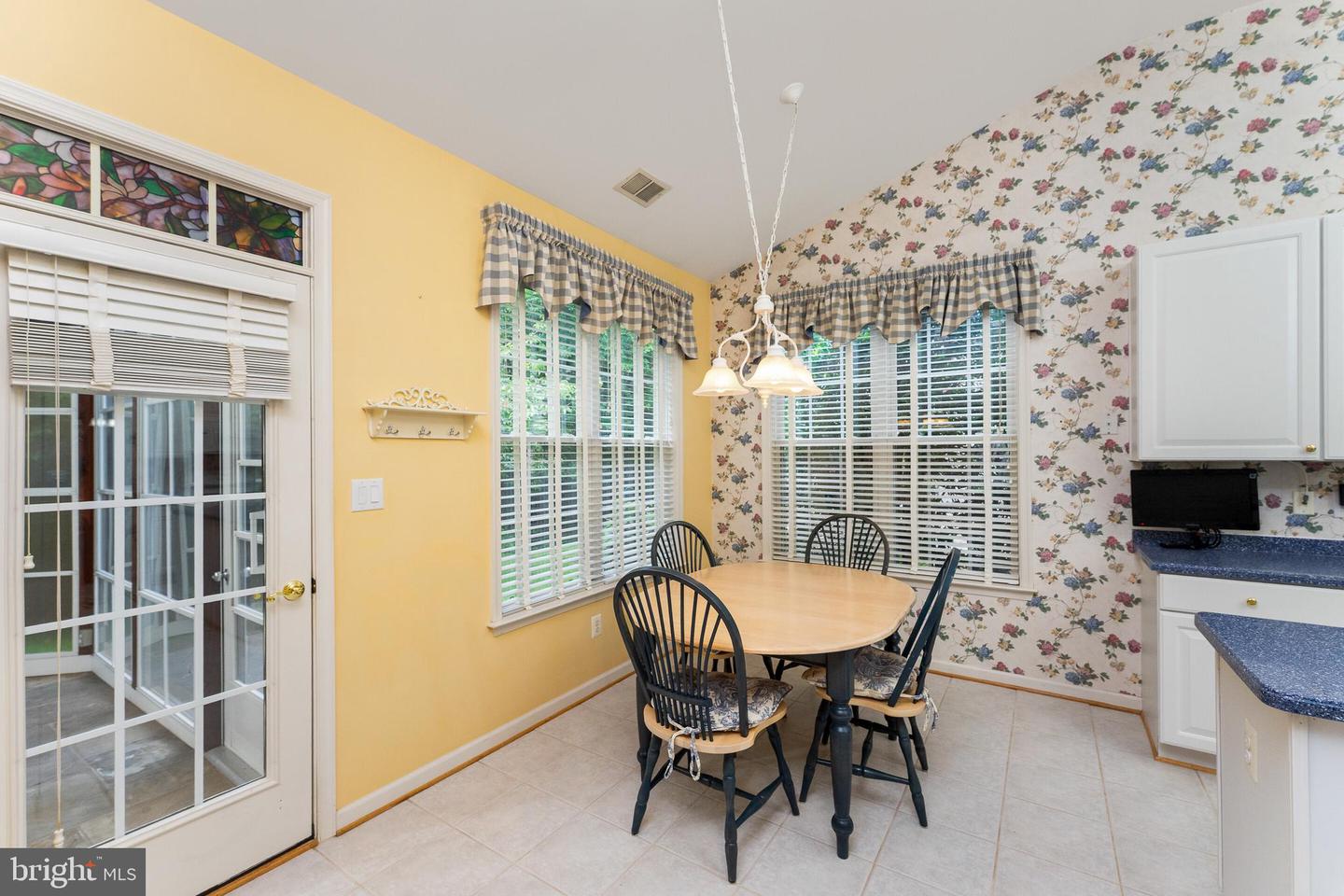 6872 Saddle Run Way Property Photo 14