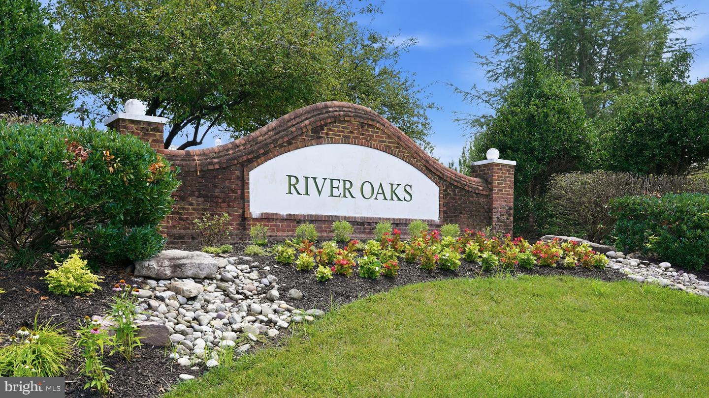 2618 River Basin Ln Property Photo 4