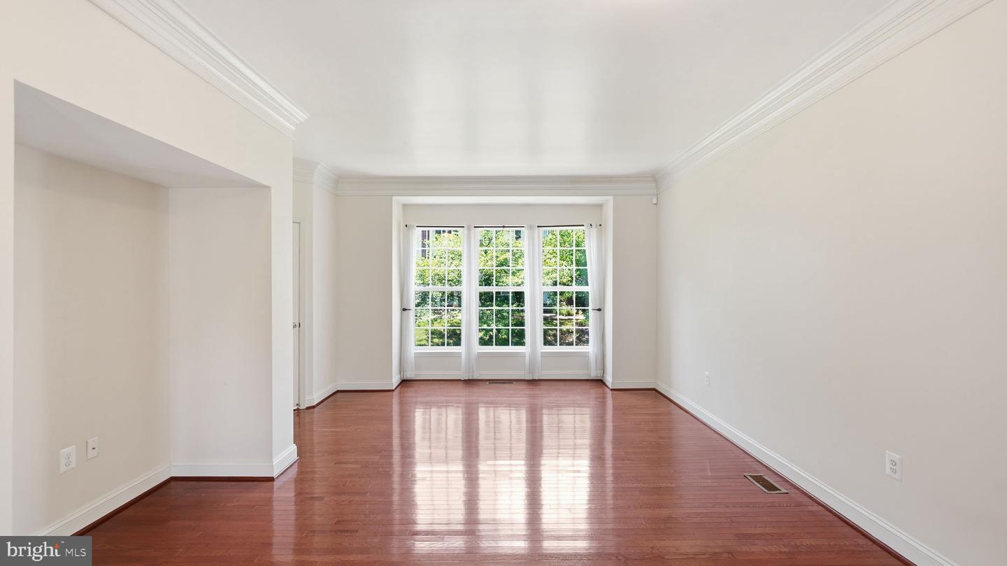 2618 River Basin Ln Property Photo 15