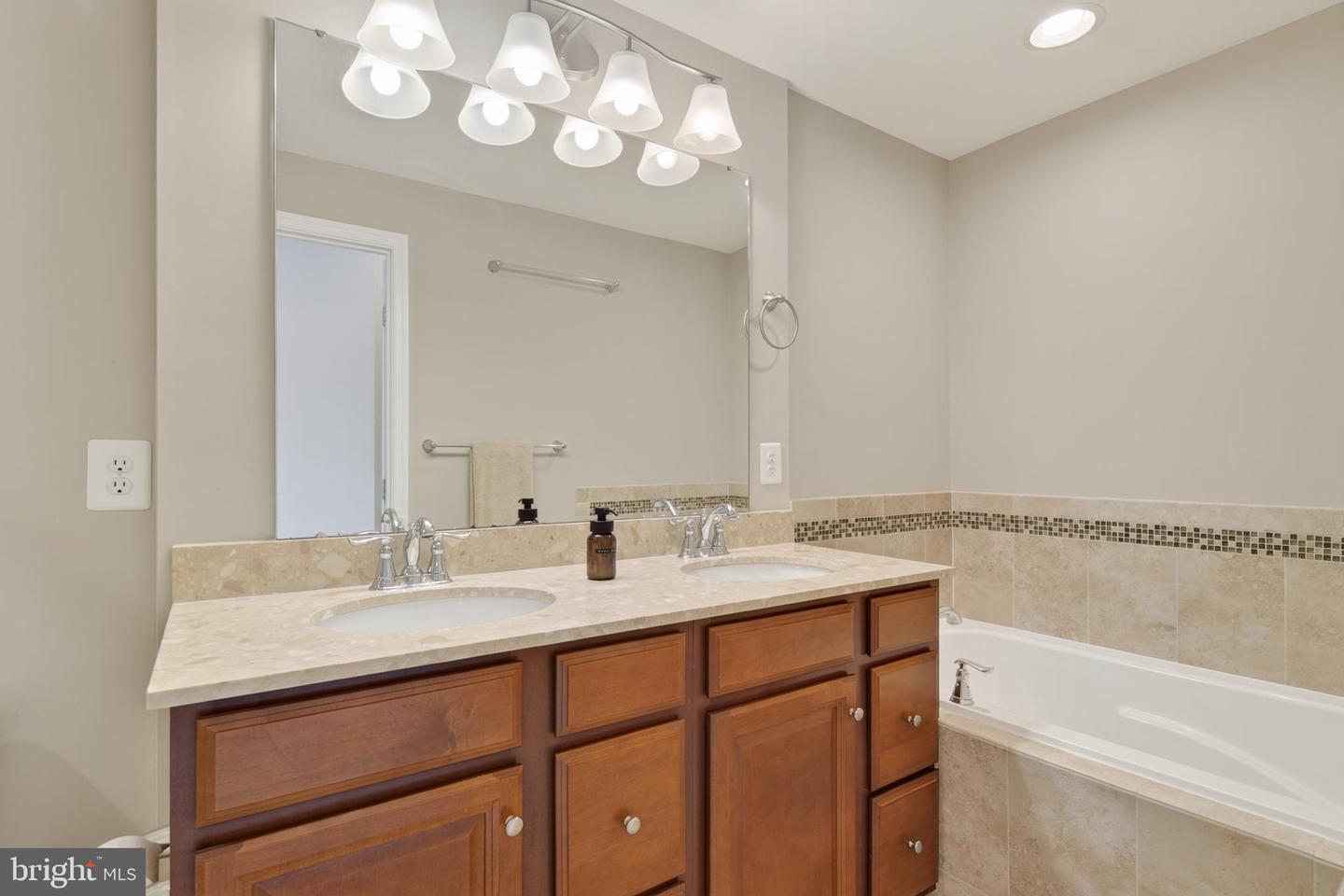 7574 Brunson Cir Property Photo 16