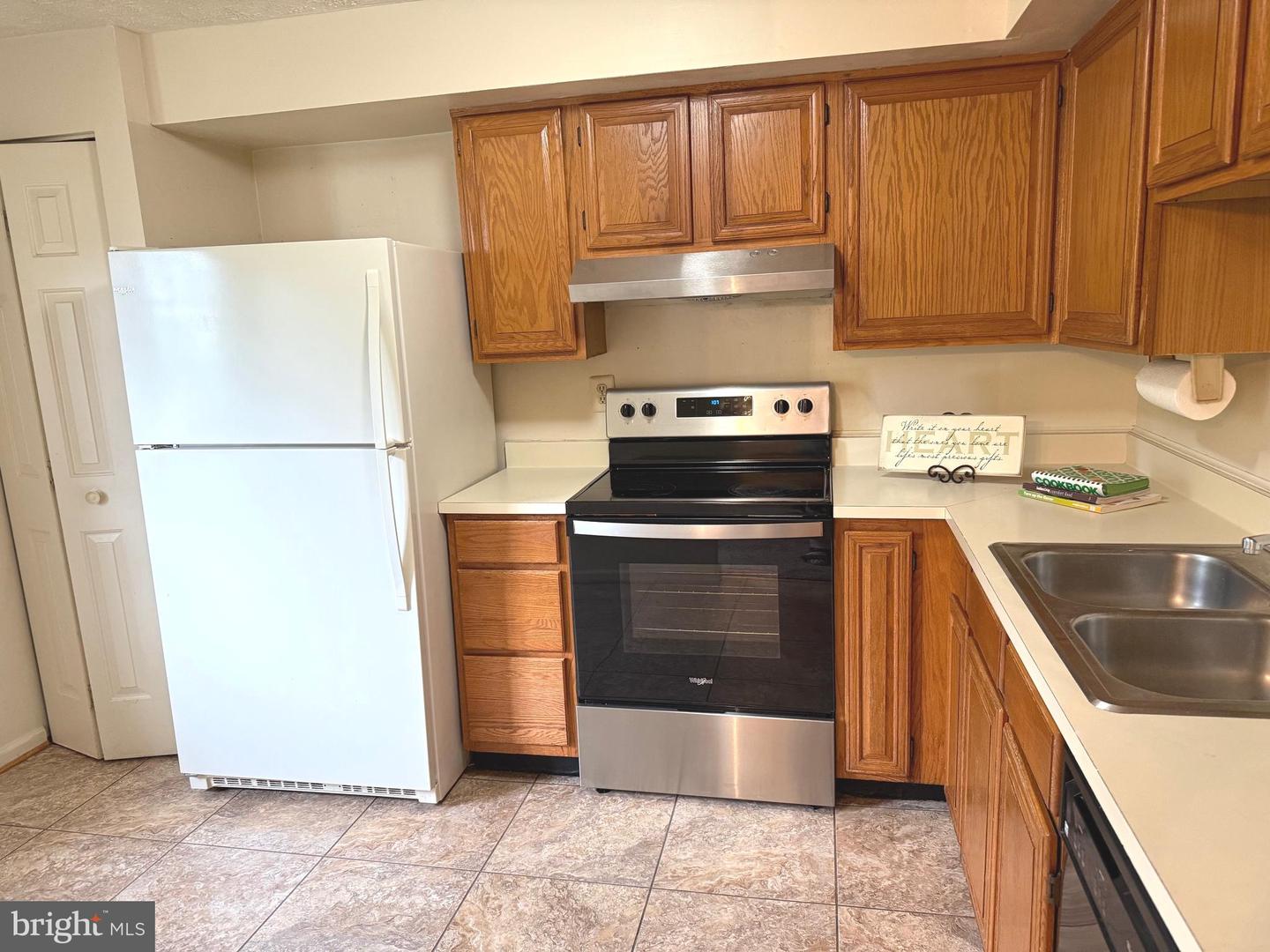 12866 Bison Ct Property Photo 3