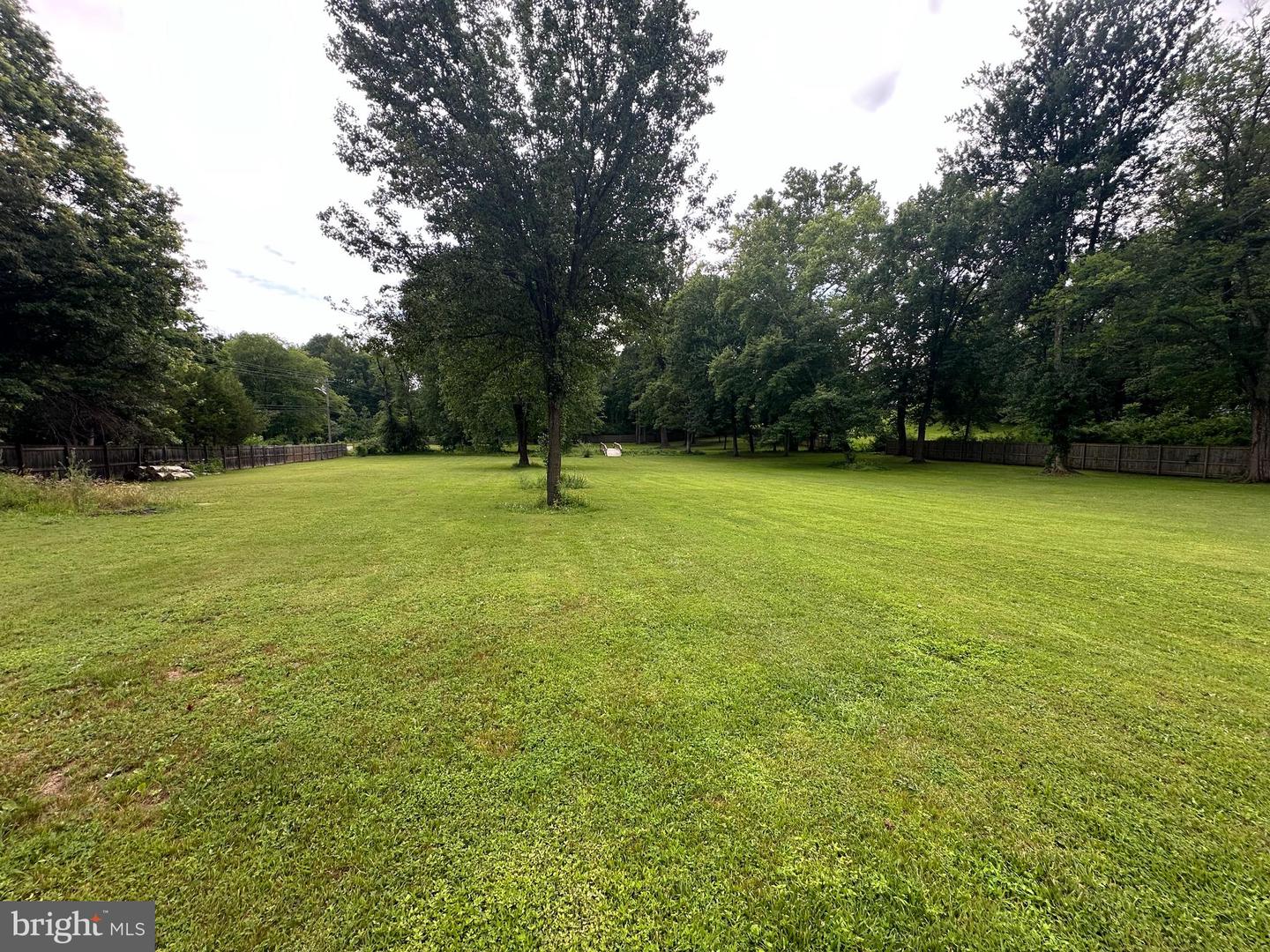 7809 Signal Hill Rd Property Photo 12