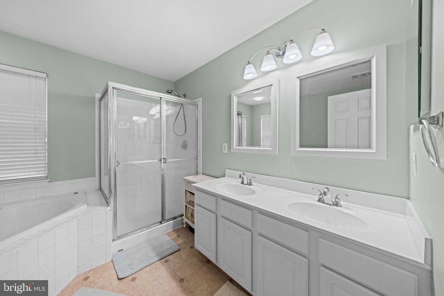 8393 Tenbrook Dr Property Photo 24