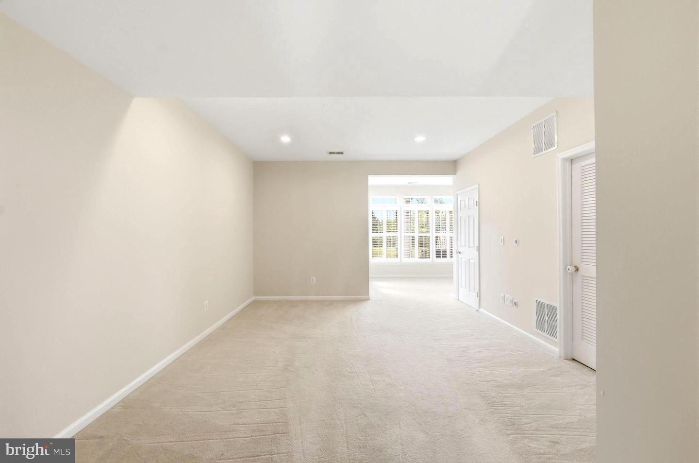 15054 Danehurst Cir Property Photo 4