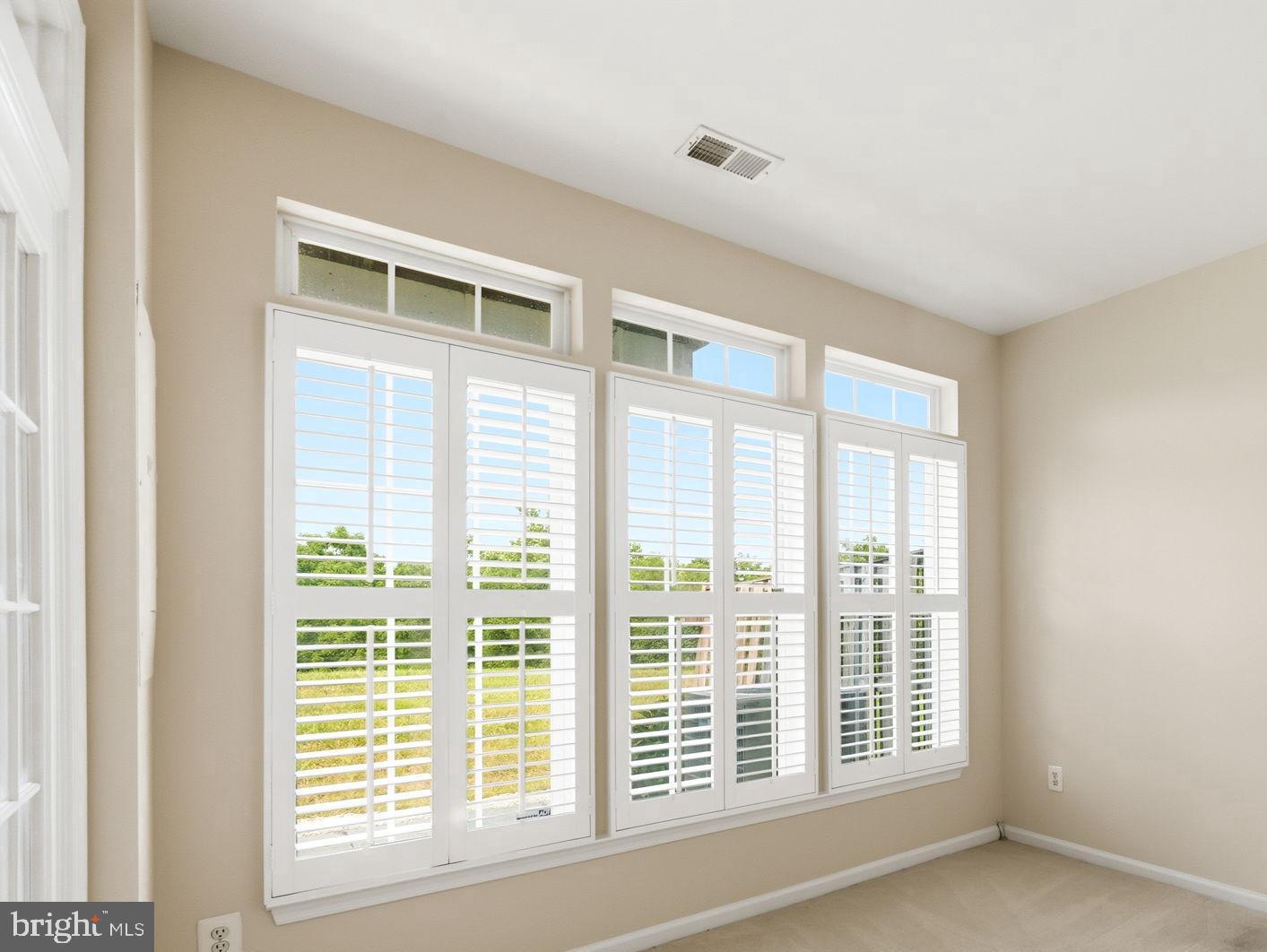 15054 Danehurst Cir Property Photo 6