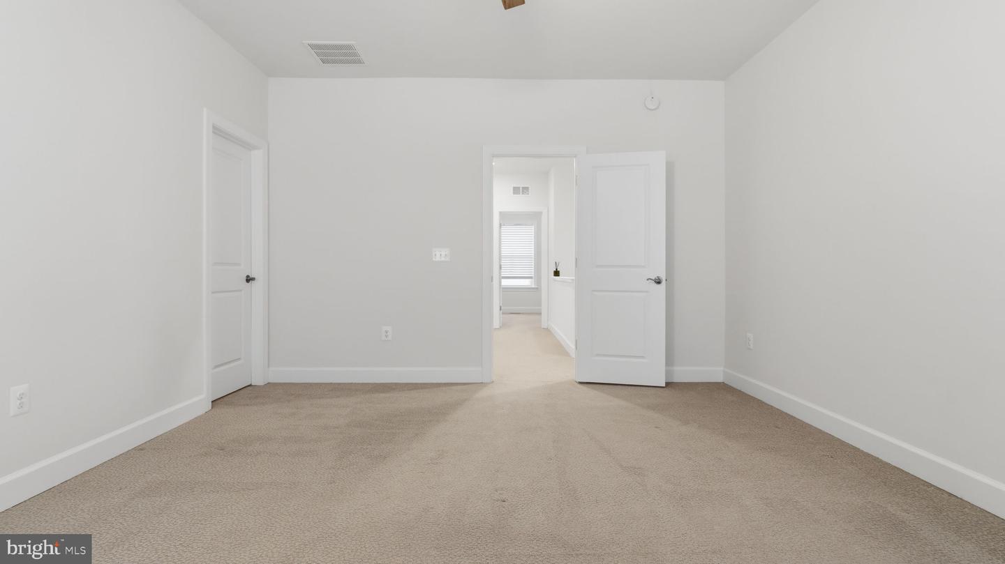 13806 Litespeed Way Property Photo 9