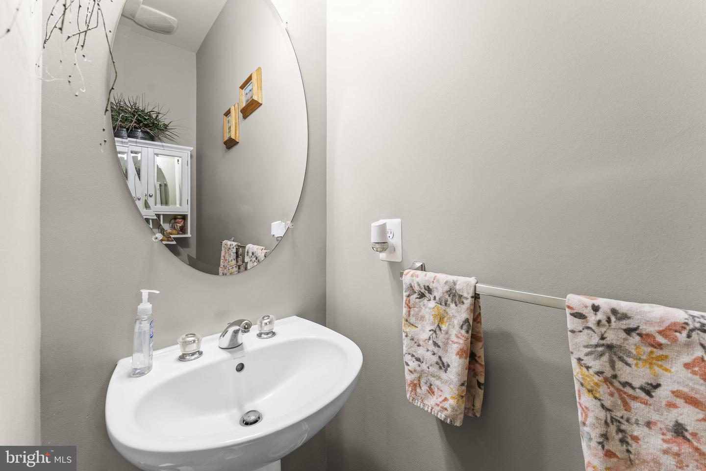 5777 Waterloo Bridge Cir Property Photo 36