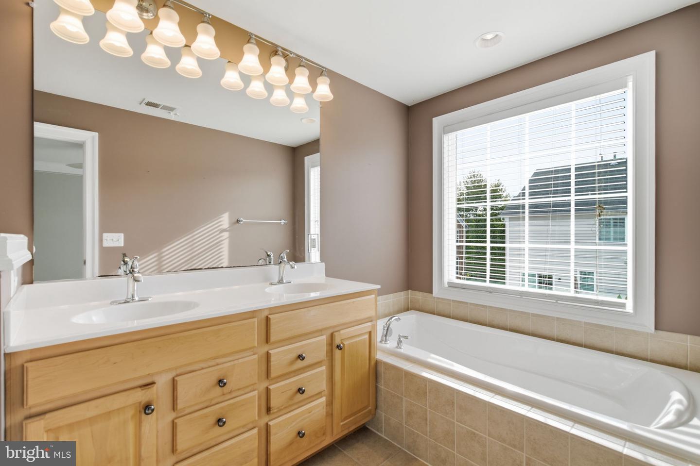 14656 Crossfield Way Property Photo 22