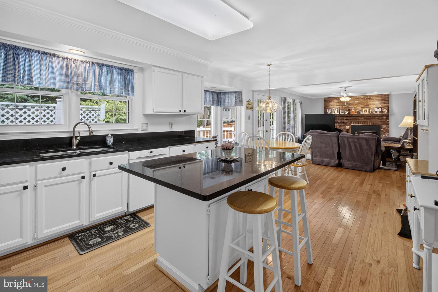 15024 Huntgate Ln Property Photo 13