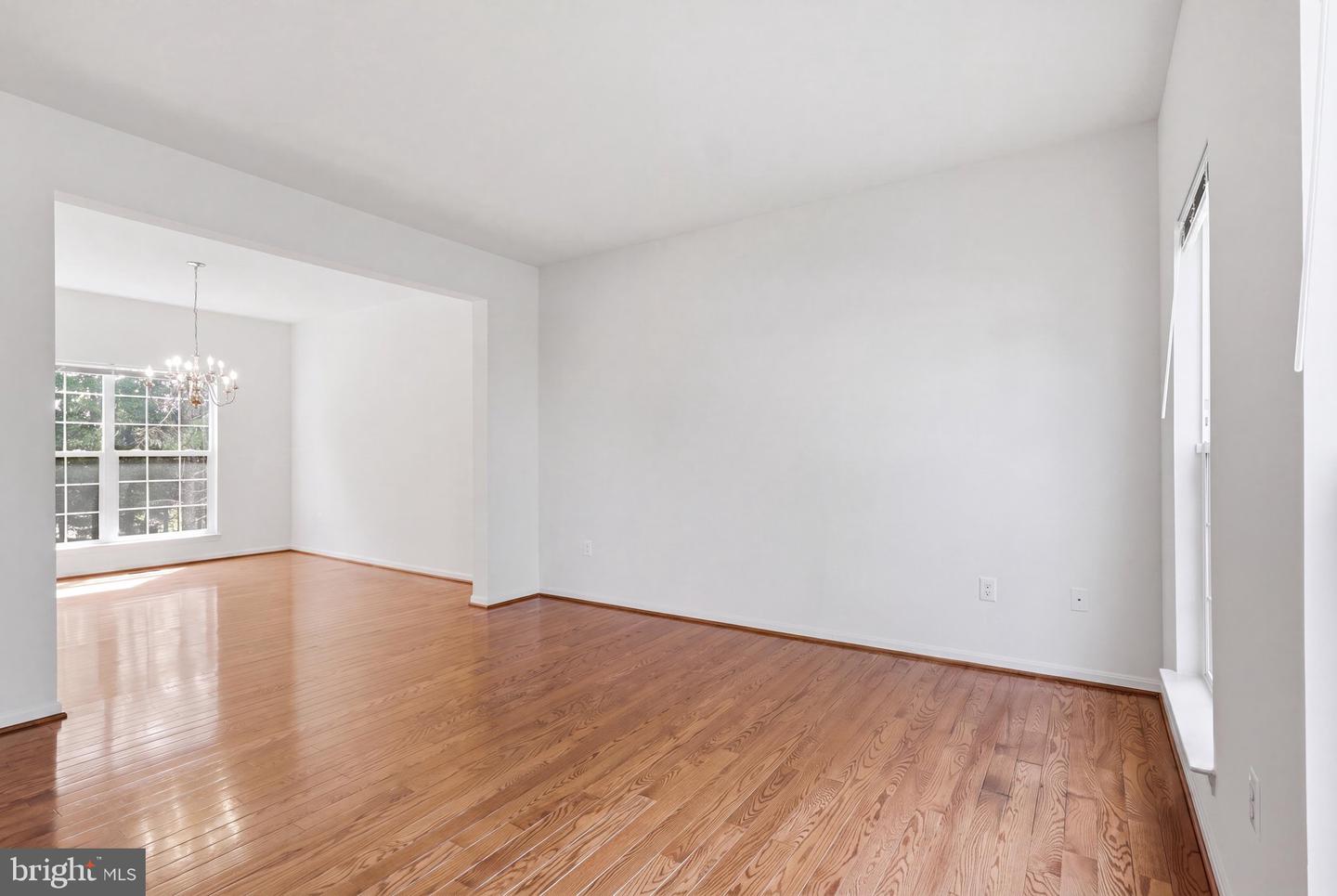 9121 Dartford Pl Property Photo 7