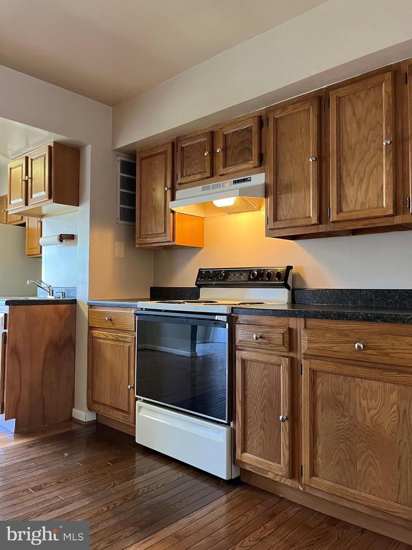 3723 Tavern Way Property Photo 7